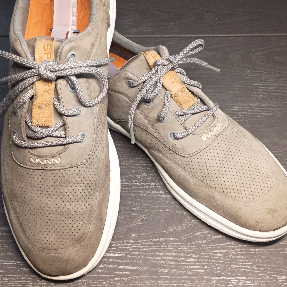 Sperry Men's 10M Olive Drab Boat Shoes with White Soles. Pre-owned.
